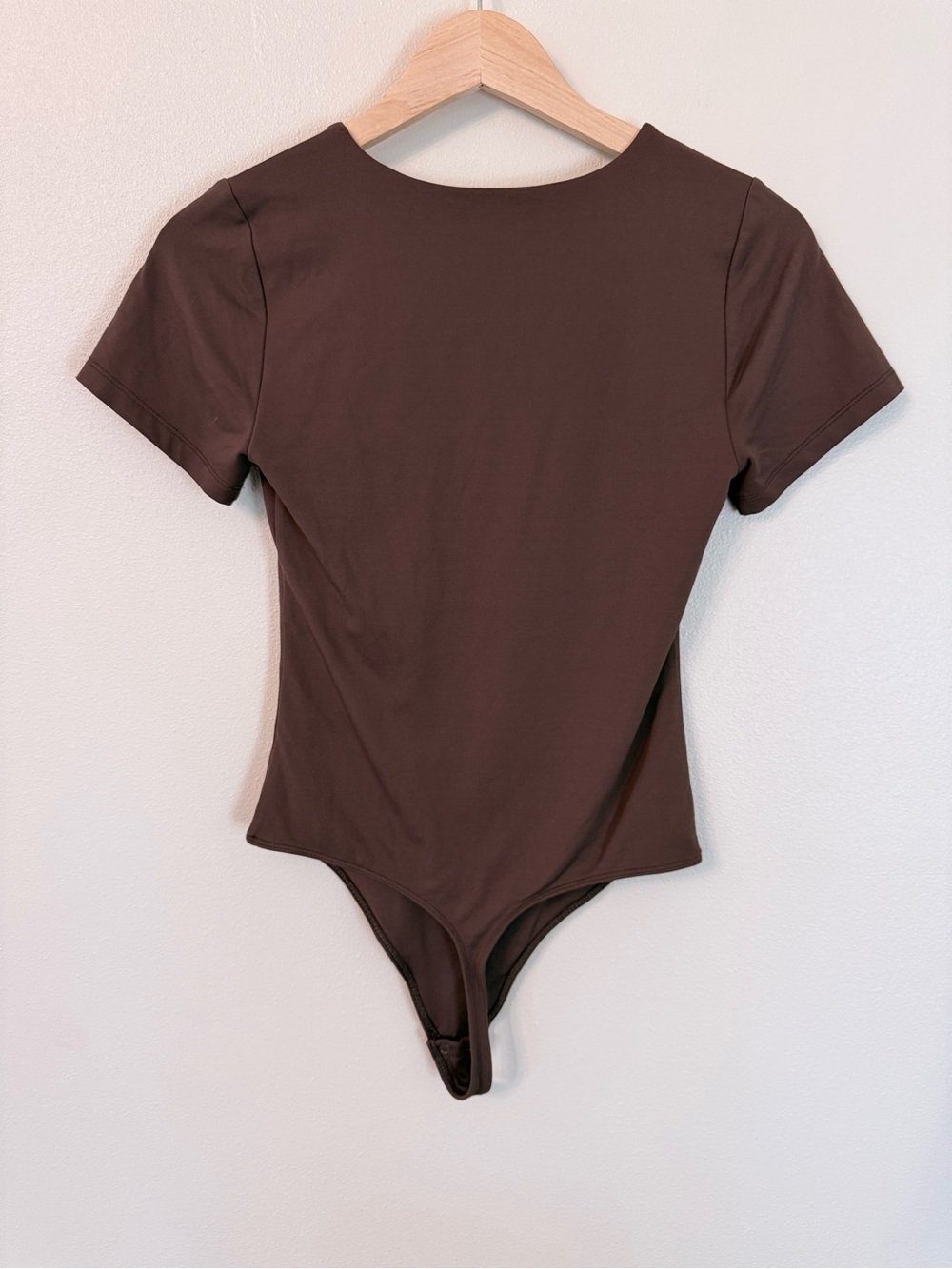 Babaton Contour Short Sleeve Bodysuit Chocolate Brown Size M - Picture 6 of 9